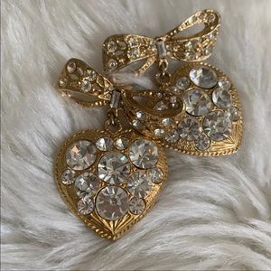 Vintage Signed Tara heart pierce earring